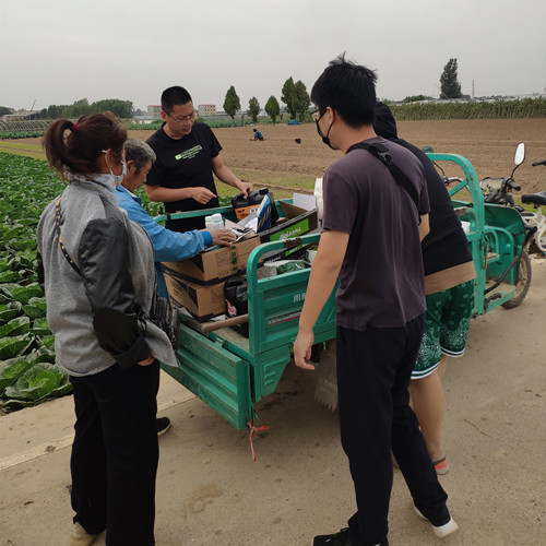 農(nóng)戶了解新肥優(yōu)勢中4 農(nóng)戶了解新肥優(yōu)勢中4