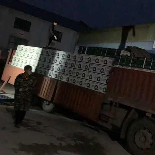 600箱飛防助劑發(fā)貨至新疆2 600箱飛防助劑發(fā)貨至新疆2