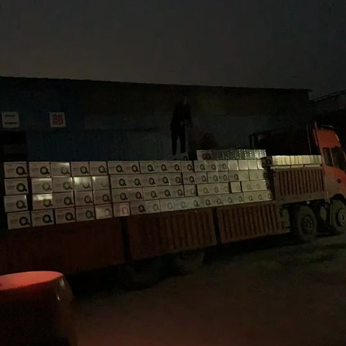 600箱飛防助劑發(fā)貨至新疆3 600箱飛防助劑發(fā)貨至新疆3